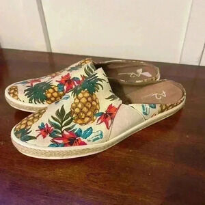A2 Aerosoles Have Fun Tropical Pineapple Canvas Slip On Mules Sneakers-Womens 8